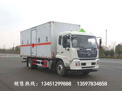 東風(fēng)天錦易燃液體廂式運(yùn)輸車(chē)(國(guó)六)