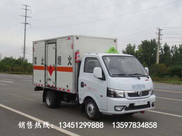 東風(fēng)途逸雜項(xiàng)危險(xiǎn)物品廂式運(yùn)輸車(汽油國(guó)六)