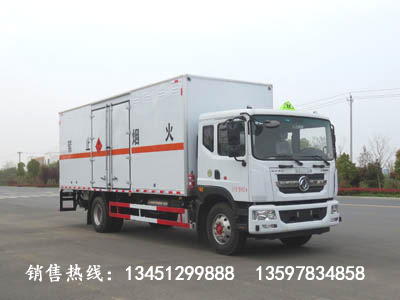 東風(fēng)D9易燃?xì)怏w廂式運(yùn)輸車(國(guó)六)
